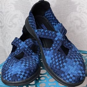 Tek gear woven flats